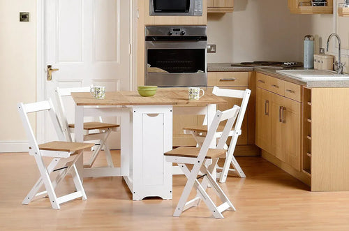Ensemble table et 4 chaises pliantes dans un petit appartement - photo 2