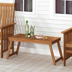 Petite table basse pliante en bois de meranti huilé devant un canapé d'extérieur - photo 2