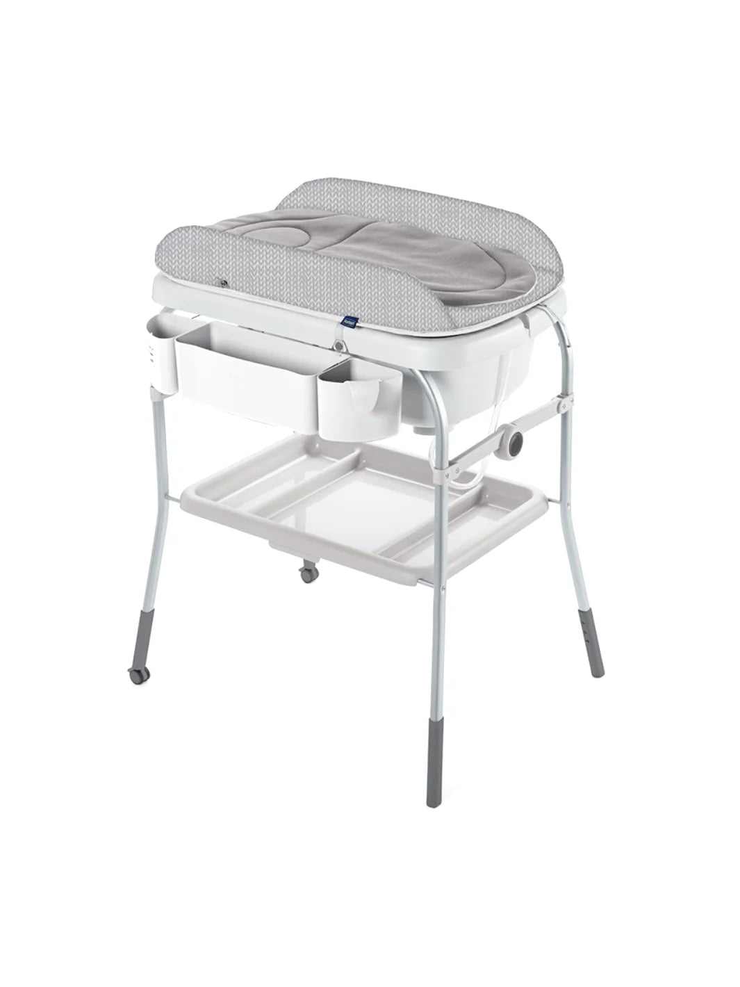 Table à langer avec baignoire pliante intégrée dans une salle de bain