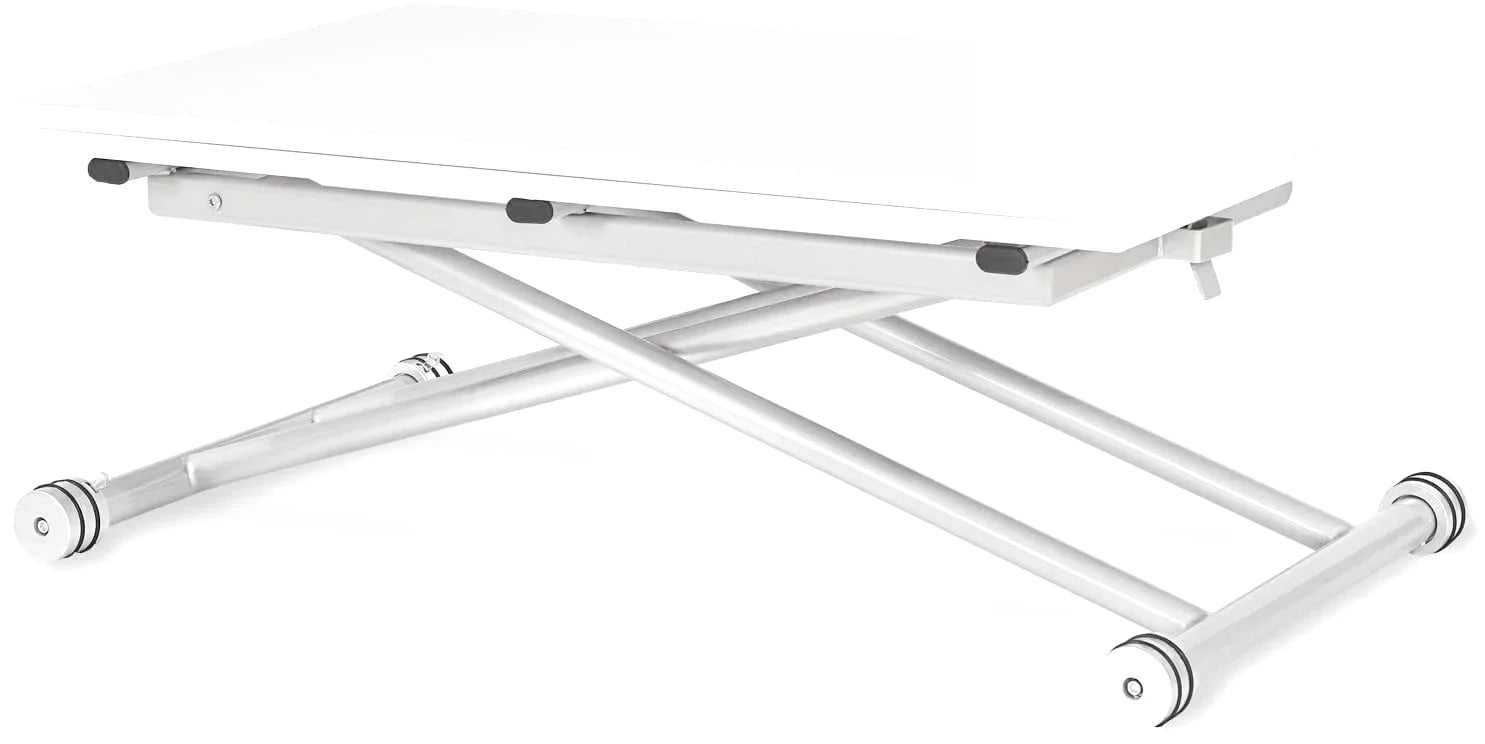 Table basse pliante relevable en position haute avec plateau étendu dans un salon