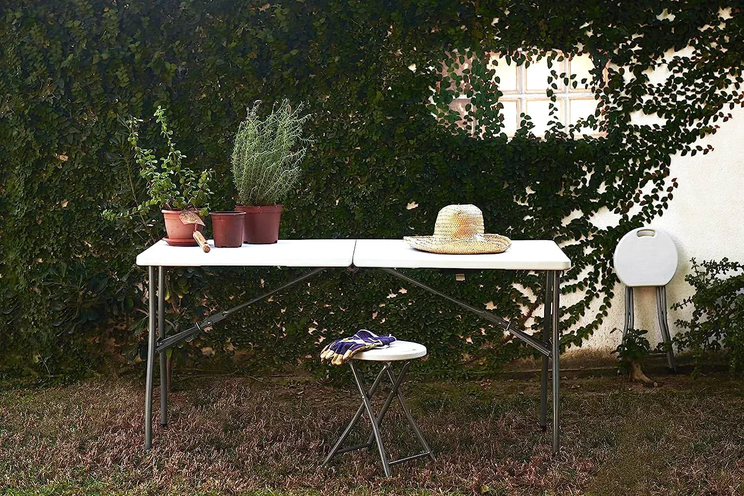 Table pliante de 150 cm dressée pour six convives - photo 4