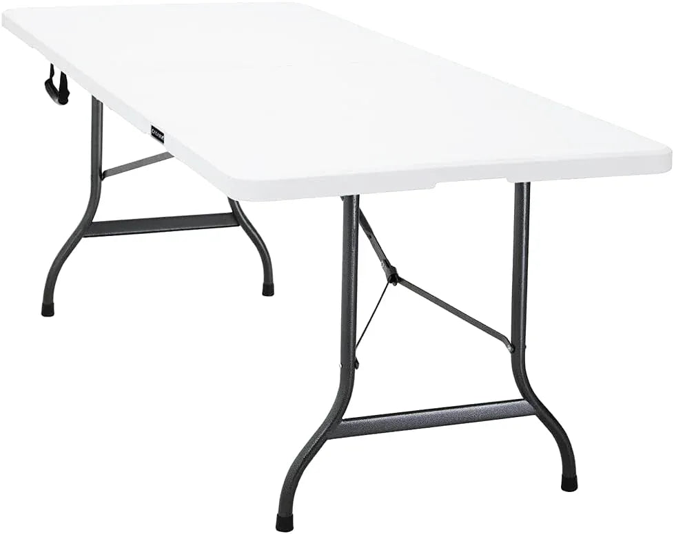 Table pliante de 2 mètres dressée pour un grand repas de famille
