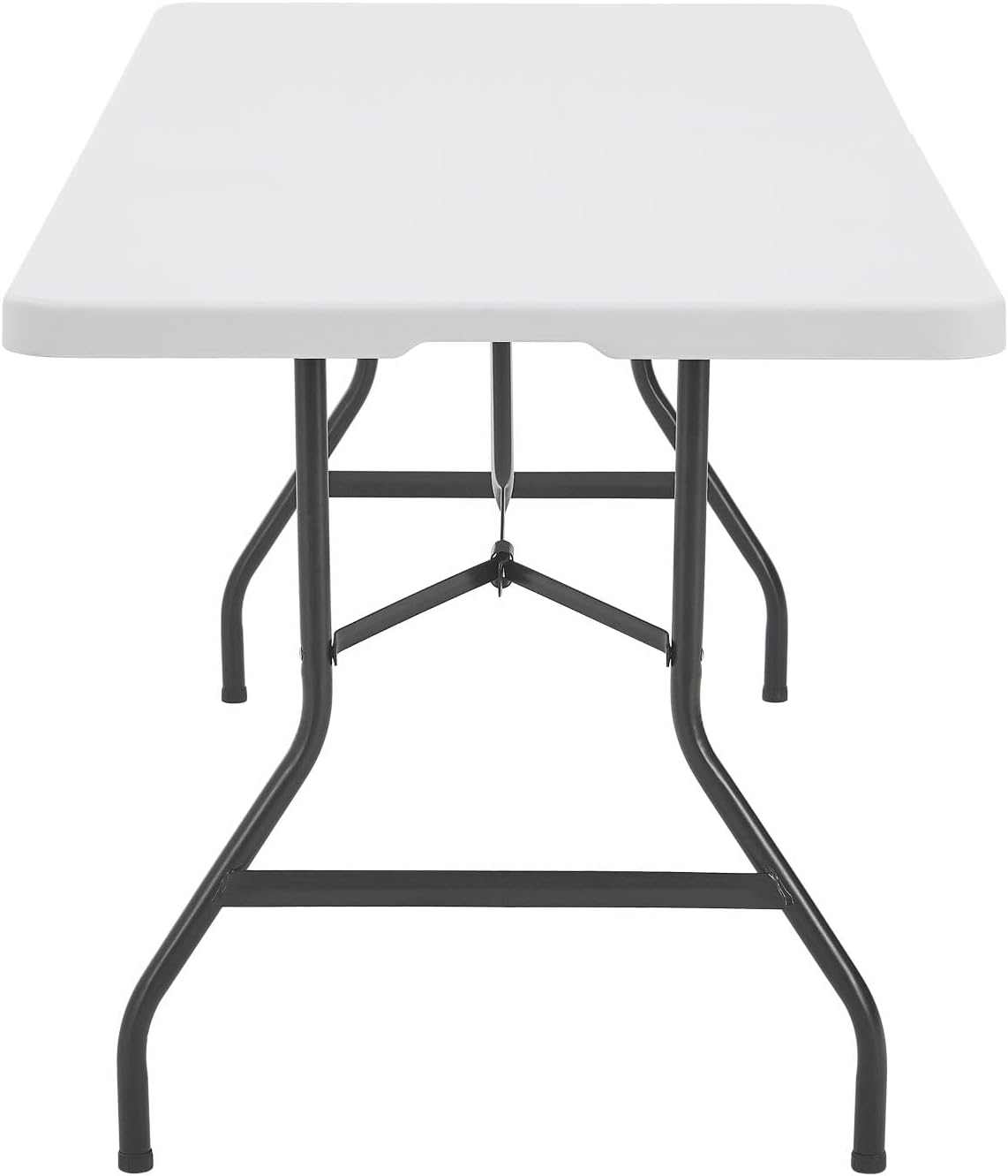 Table pliante blanche d'extérieur de 183 cm installée dans un jardin - photo 5