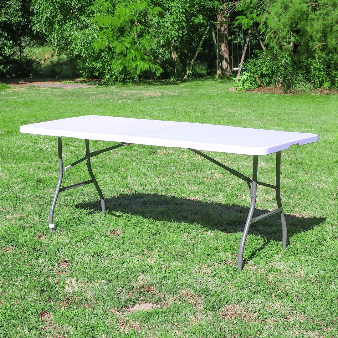 Table pliante blanche extérieur